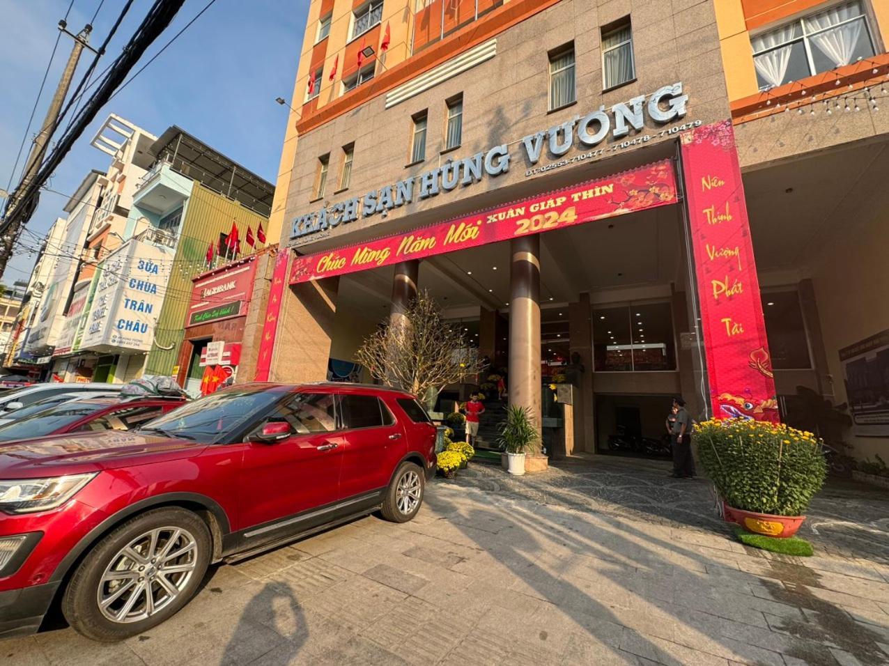 Отель Khach San Hung Vuong Куангнгай Экстерьер фото