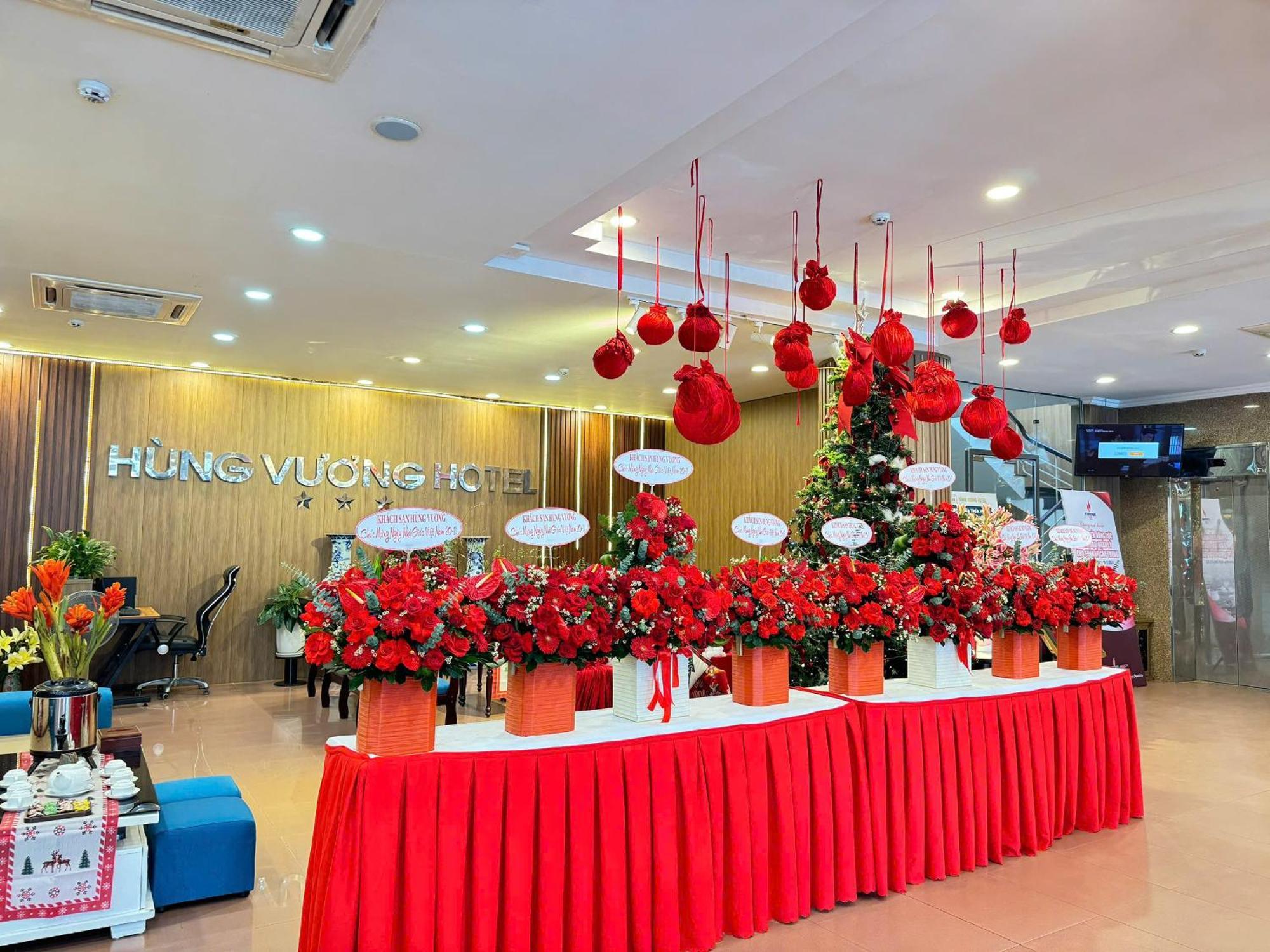 Отель Khach San Hung Vuong Куангнгай Экстерьер фото
